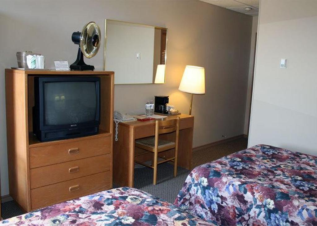 Haven Inn St. Anthony Стая снимка