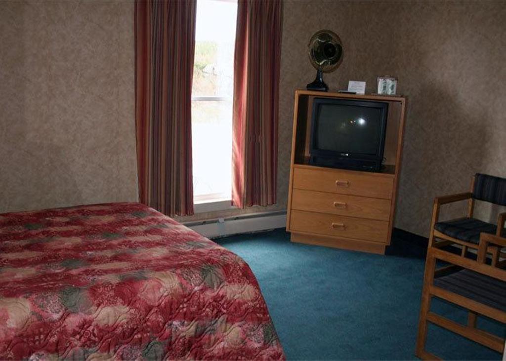 Haven Inn St. Anthony Стая снимка